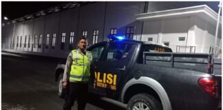 Guna Cegah Kriminalitas Personil Polsek Ngimbang Gelar Patroli Siskamtibmas Di Malam Hari