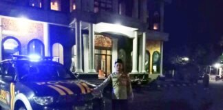Personil Polsek Ngimbang Gelar Patroli pengamanan Sholat Taraweh Guna Cegah Kriminalitas