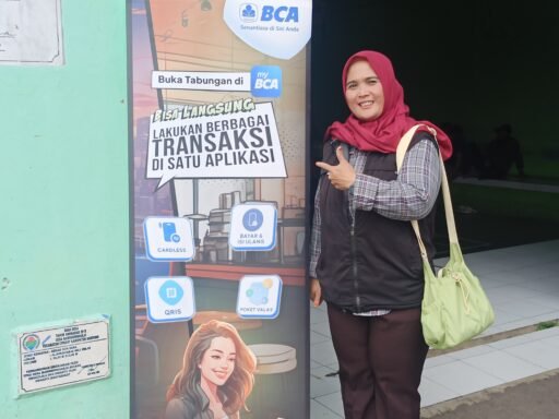 myBCA Transaksi Di 1 Aplikasi Di Sambut Antusias Nuryani TP-PKK Desa Manggungharja Beserta Warga