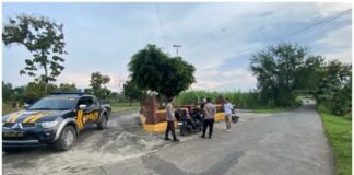 Kapolsek Ngimbang Gelar Patroli Ngabuburit Menjelang Buka Puasa Guna Cegah Balap Liar