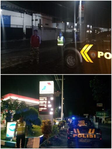 Polsek Ngimbang Gelar Patroli Blue Light Siskamtibmas Wujudkan Keamanan Bersama