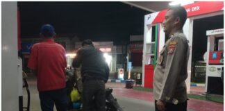 Demi Cegah Kriminal Dan 4C Polsek Ngimbang Rutin Gelar Patroli Blue Light Pada Ramadhan 1447 H