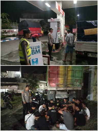 Kapolsek Ngimbang Gelar Patroli Siskamtibmas Wujudkan Keamanan Bersama Di Bulan Ramadhon