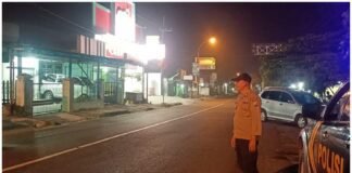 Polsek Ngimbang Gelar Patroli Blue Light Guna Cegah Kriminal Dan 4C Pada Ramadhan 1447 H