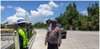 Polsek Ngimbang Gelar Patroli Harkamtibmas Dialogis Guna Cegah Kriminalitas di Siang Hari