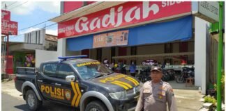 Polsek Ngimbang Gelar Patroli Harkamtibmas Dialogis Guna Cegah Kriminalitas di Siang Hari