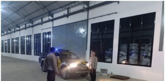 Pastikan Wilayah Ngimbang Tetap Kondusif Polsek Ngimbang Gelar Patroli Blue Light Di Malam Hari