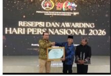 Kacap PSHT Bojonegoro Terima Penghargaan Dari PWI Atas Dedikasi Pencak Silat