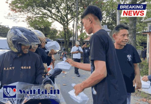 Penghujung Ramadan, ASWIN Bersama Warga Banyudono Bagikan Ratusan Takjil