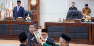 Andra Soni Hadiri Paripurna PAW DPRD Banten, Tegaskan Sinergi DPRD dan Pemprov