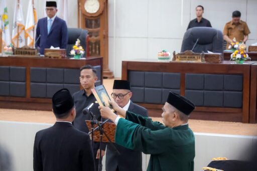 Andra Soni Hadiri Paripurna PAW DPRD Banten, Tegaskan Sinergi DPRD dan Pemprov