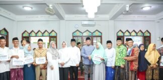 Safari Ramadan di Masjid Al-Musyawarah, Andra Soni Dorong Pendidikan dan Pemberdayaan Masyarakat