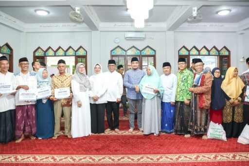 Safari Ramadan di Masjid Al-Musyawarah, Andra Soni Dorong Pendidikan dan Pemberdayaan Masyarakat