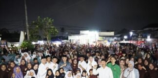 Hadiri Santunan 1.000 Anak Yatim, Andra Soni Tekankan Pentingnya Program Sekolah Gratis