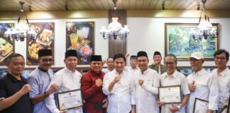 Wagub Banten Berikan Penghargaan kepada Percasi, Dorong Perkembangan Olahraga Catur di Daerah