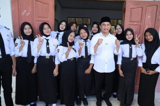 Wagub Banten Achmad Dimyati Tinjau Fasilitas Belajar di SMAN 1 Wanasalam dan SMKN 5 Cikeusik