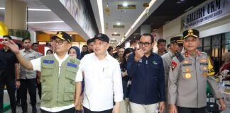 Tinjau Arus Mudik di Pelabuhan Merak, Andra Soni Pastikan Pelayanan dan Keselamatan Pemudik