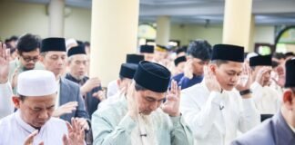 Wagub Banten Dimyati Natakusumah Salat Idulfitri dan Berbaur Hangat dengan Warga Pandeglang