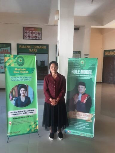 KETUA PENGADILAN NEGERI MANDAILING NATAL RISWAN HERAFIANSYAH SH MH TAK MENGHARGAI MEDIATOR NON HAKIM