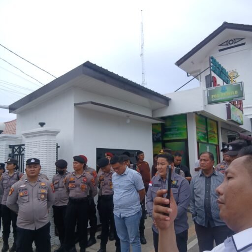 Aksi damai di Kejari gunungsitoli Berujung Ricuh,diduga dipijuh ulah oknum pegawai jaksa