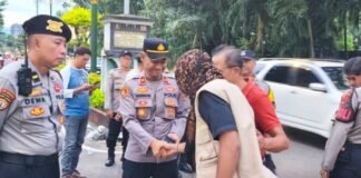 Kapolsek Selaparang Pimpin Pengamanan Aksi Mimbar Bebas Mahasiswa di Simpang BI