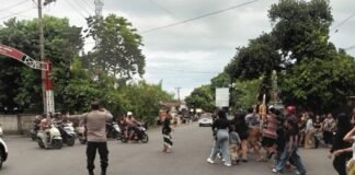 Tradisi budaya Monggok Praje Diamankan Polsek Mataram, Arus Lalu Lintas Lancar