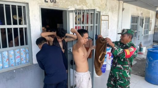 RUTAN KELAS I PALEMBANG LAKSANAKAN RAZIA SERENTAK, CIPTAKAN KONDISI AMAN DAN KONDUSIF