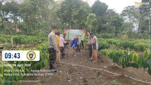 Di Tengah Ladang Harapan, Polisi Hadir Menyemai Masa Depan Bersama Petani