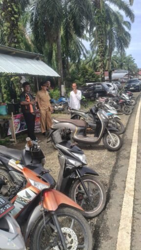 *CARUT MARUT TATA KELOLA PASAR SENIN: MENGANCAM KESELAMATAN DAN MENGACAK-ACAK ARUS LALU LINTAS JALAN RAYA* *