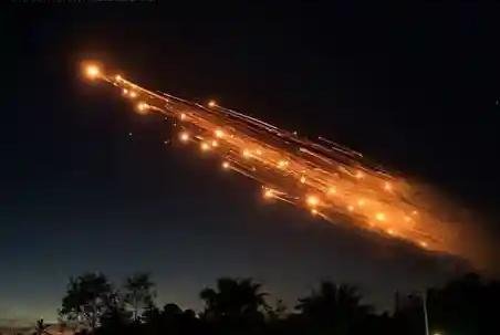 Fenomena Cahaya di Langit Lampung Bukan Meteor Jatuh, Polisi Minta Masyrakat Tetap Tenang dn Bijak Bermedsos