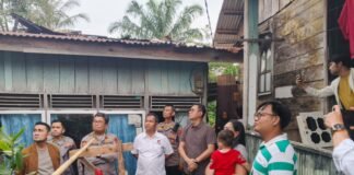 Karo SDM Polda Sumsel Tinjau Lokasi Bedah Rumah dalam Rangka Hari Bhayangkara ke-80