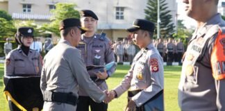 Kapolda Sumsel Pimpin Apel Penghargaan, 48 Personel Terbaik Terima Piagam dan Kuota Umrah