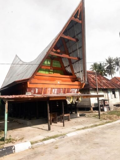MENUMPANG DI LUMBAN SILO, LELUHUR MARTUA (ex Wabup Samosir) dari MUARA