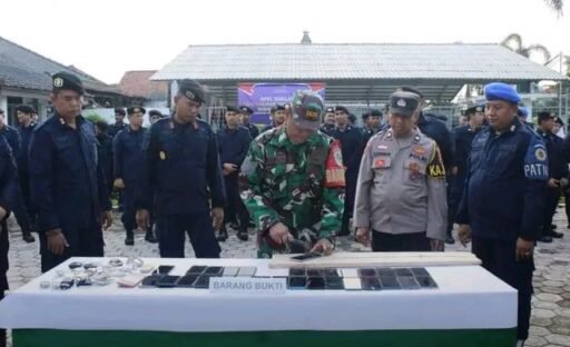 Razia kamar hunian lapas subang musnahkan 33 handphone ilegal