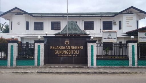 Desakan Pencopotan Kajari Gunungsitoli Menguat, Disparitas Kasus hingga Polarisasi Jurnalis Jadi Sorotan