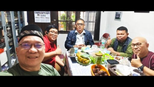 *KUNJUNGAN HANGAT DI KEDIAMAN KETUM PPWI WILSON LALENGKE, SPd., M.Sc., MA.*