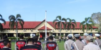 Apel Gabungan Senin, Kapolres Ogan Ilir Tekankan Pelayanan Prima dan Antisipasi Dampak Kenaikan BBM