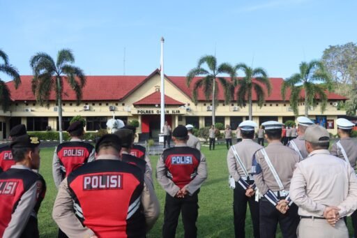 Apel Gabungan Senin, Kapolres Ogan Ilir Tekankan Pelayanan Prima dan Antisipasi Dampak Kenaikan BBM