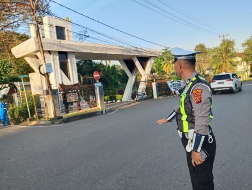 Pagi Padat, Polisi Hadir di Titik Rawan: Strong Point Polres Muara Enim Bikin Lalu Lintas Lebih Aman