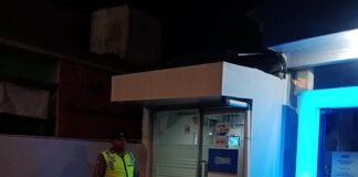 Polsek Ngimbang Gelar Patroli Blue Light Guna Menjaga Siskamtibmas Di Daerah Rawan Kriminal