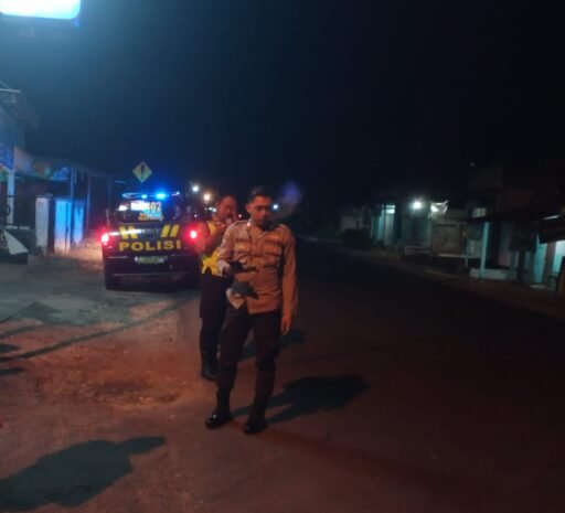 Pastikan Wilayah Ngimbang Tetap Kondusif Polsek Ngimbang Gelar Patroli Blue Light Cegah 4C Di Malam Hari