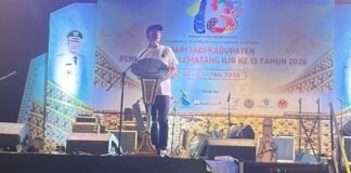 Meriah dan Kondusif, Ribuan Warga PALI Padati Lapangan Gelora November pada Penutupan HUT ke-13