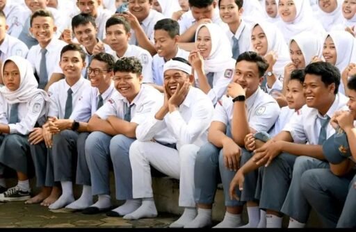 KDM Gandeng Industri, SMK di Jabar Wajibkan Magang Sejak Tahun Kedua