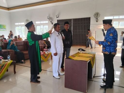 *PELANTIKAN KADES PAW TUNGGAL JAYA, BUPATI MUKOMUKO TEKANKAN OPTIMALISASI APBDES DAN KEMANDIRIAN EKONOMI*