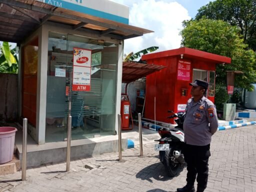 Polsek Ngimbang Gelar Patroli Harkamtibmas Guna Cegah Kriminalitas Dan Premanisme di Siang Hari