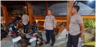 Pastikan Wilayah Ngimbang Tetap Kondusif Polsek Ngimbang Gelar Patroli Blue Light Cegah 4C Di Malam Hari