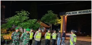 Guna Antisipadi Guantibmas Wakapolsek Ngimbang Gelar Apel Siaga di Mako Polsek Ngimbang