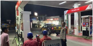 Pastikan Wilayah Ngimbang Tetap Kondusif Polsek Ngimbang Gelar Patroli Blue Light Cegah 4C Di Malam Hari