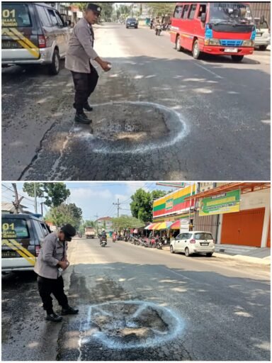 Guna Cegah Kecelakaan Polsek Ngimbang Melaksanakan Giat Pemberian Tanda Cat Pilok Pada Jalan Rusak