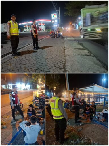 Kapolsek Ngimbang Gelar Patroli Blue Light Antisipasi Curva Boys Annyversery Persela Ke 59